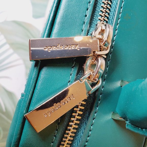 MAKE AN OFFER Kate Spade New York Traveler Trunk Crossbody in Monstera Leaves - Picture 4 of 8